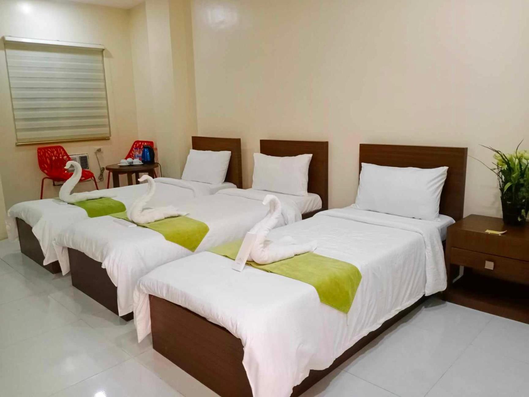 Rnr Suites Legazpi Exterior photo