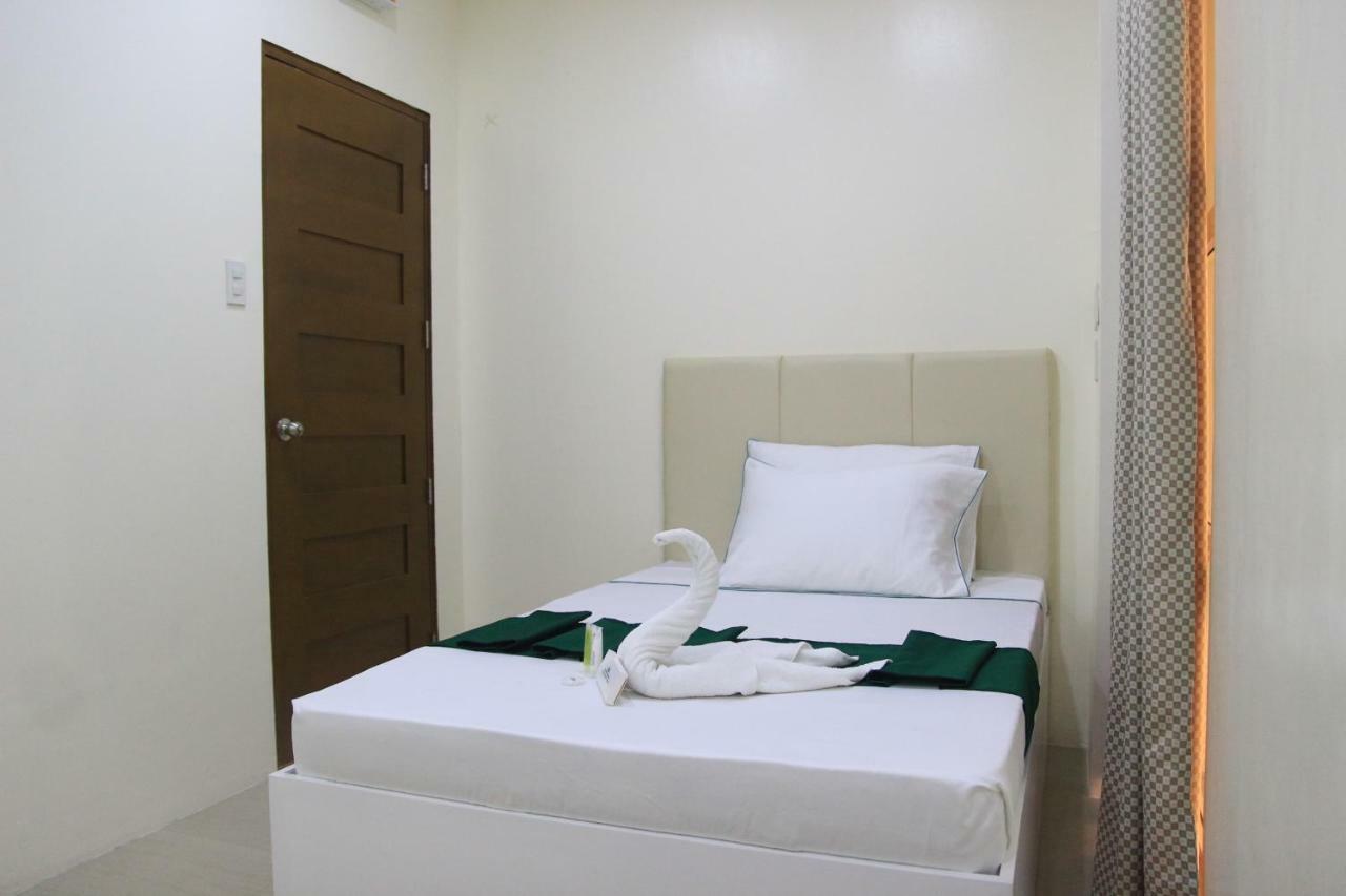 Rnr Suites Legazpi Exterior photo